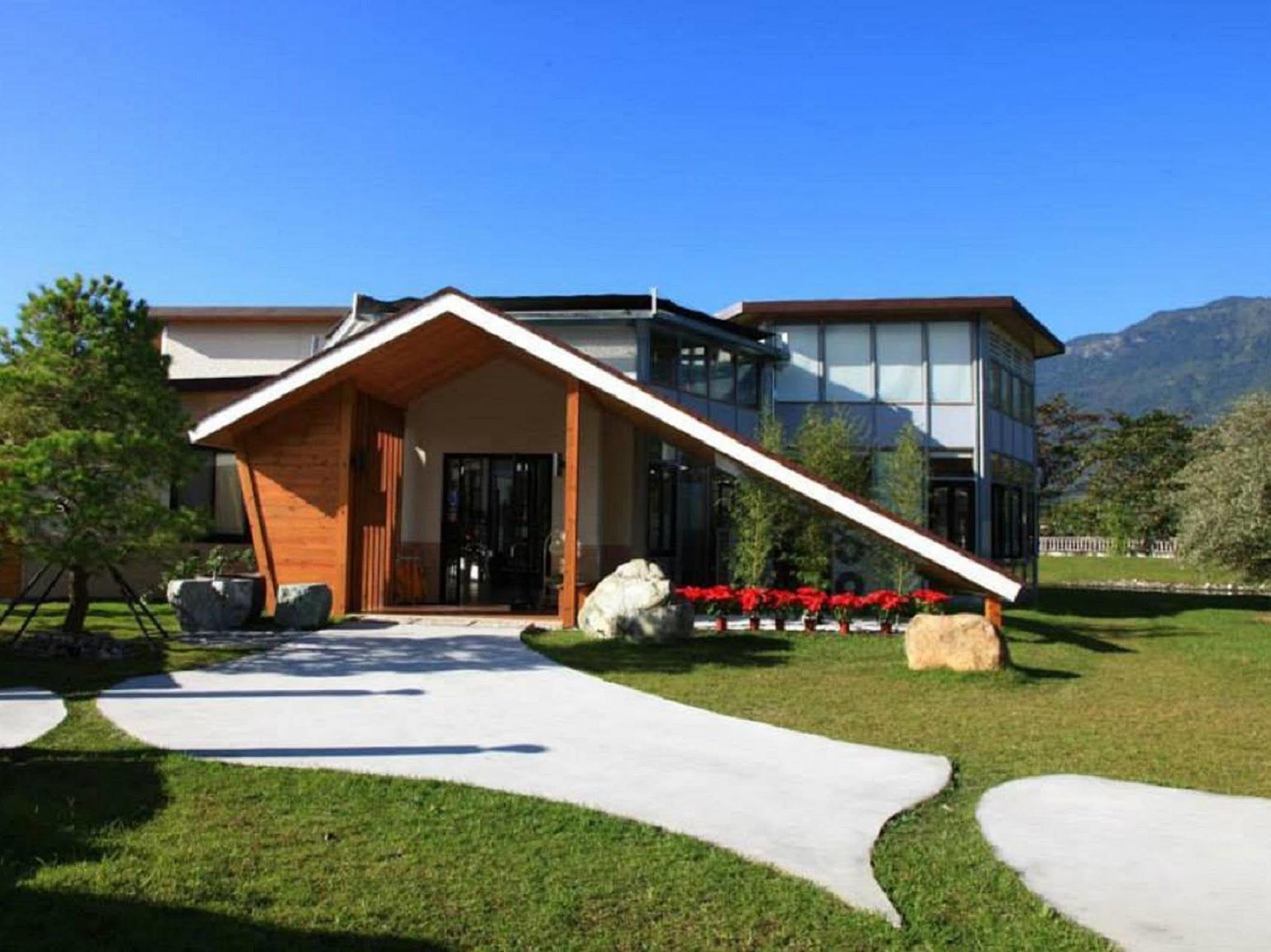 Green Willow House Bed & Breakfast Hualien City Exterior photo